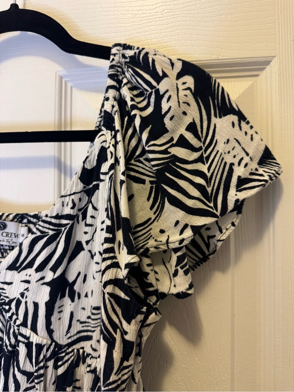 Salty Crew Tropical Palm Print Puff Sleeve Mini Dress Medium Black White - Picture 6 of 10